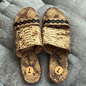 NWT Free People Saturday snakeskin sandals size 7 or 38